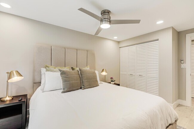 Building Photo - 2835 Polo Island Dr