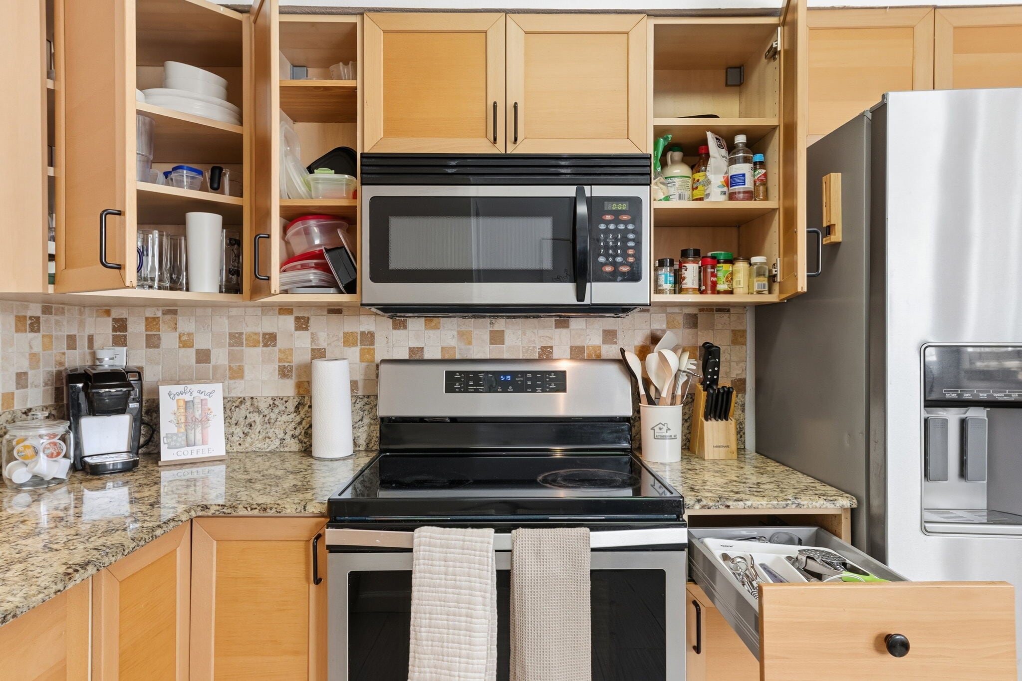 Building Photo - 5057 Les Chateaux Dr