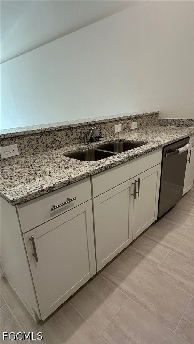 Building Photo - 3308 SW 17th Pl