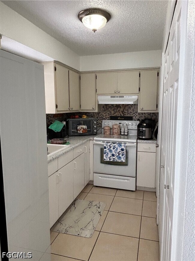 Building Photo - 1342 SE 2nd Ave