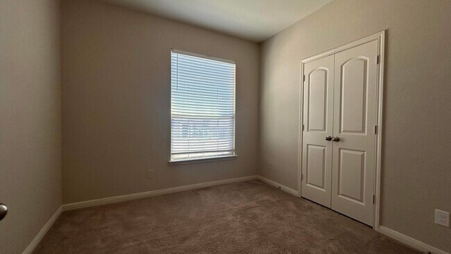 Building Photo - 6312 Juniper Vw