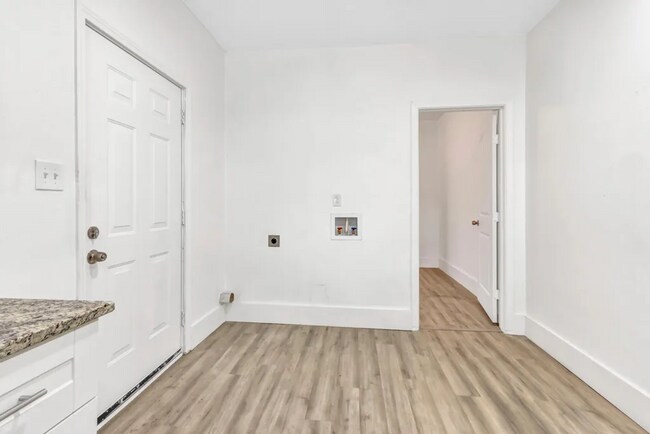 Building Photo - 2105 Walnut St