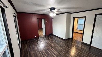 Building Photo - 2nd FL 2 Bedroom Apartment - AVAILABLE AUGUST