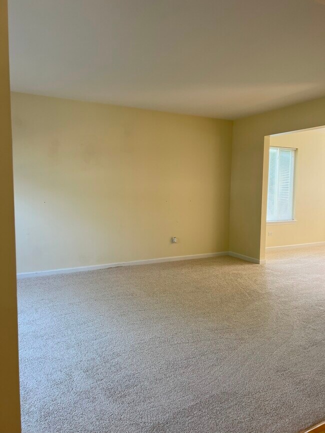 Building Photo - 2308 Sedgwick Ct