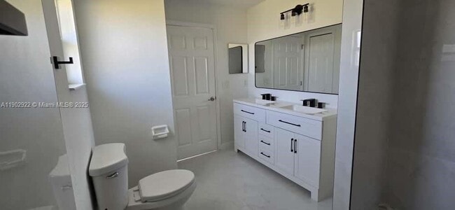 Building Photo - 1509 Sara Ave S