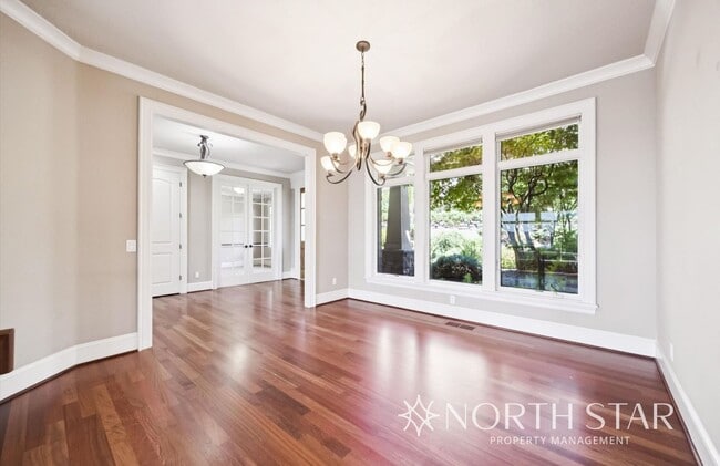 Building Photo - Executive Estate in Atherton Heights with ...