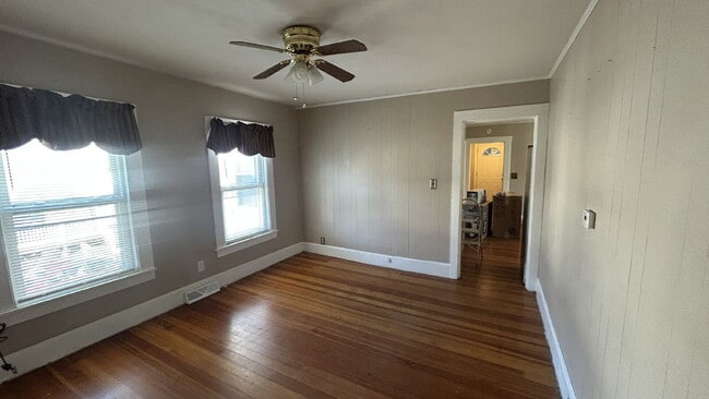 Building Photo - Cozy 3-Bed / 1-Bath Apartment in the Heart of Biddeford