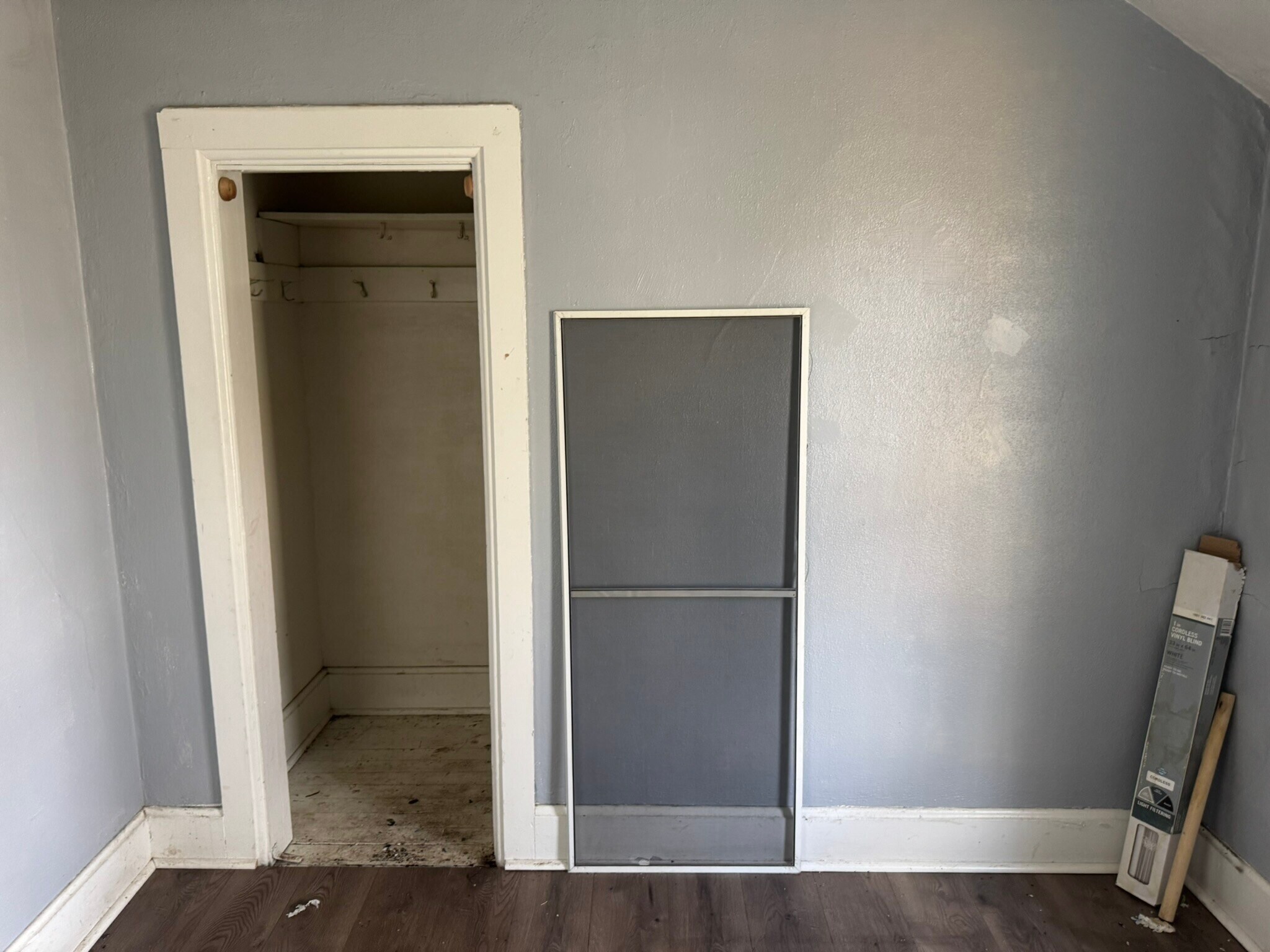 Building Photo - 915 W 14th St