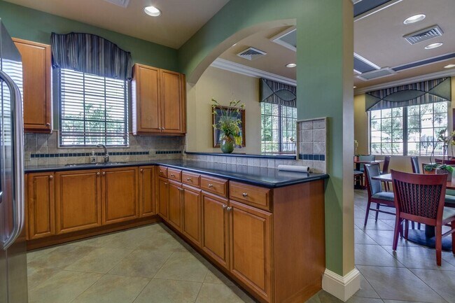 Building Photo - 7865 Jewelwood Dr