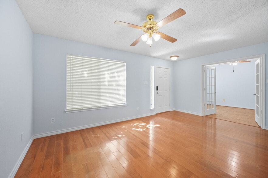 Building Photo - 4275 Cave Cove Ct