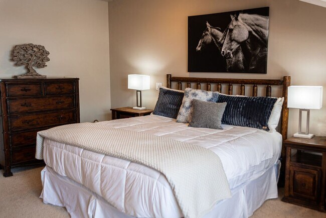 Building Photo - Immaculate Spanish Peaks Condo with Hot Tub & Pool Access
