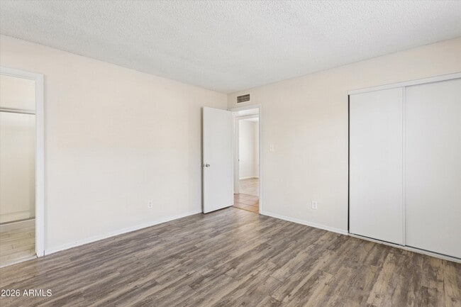 Building Photo - 735 E South Mountain Ave