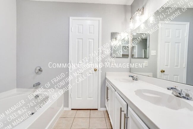 Building Photo - 615 Ragwood Rd