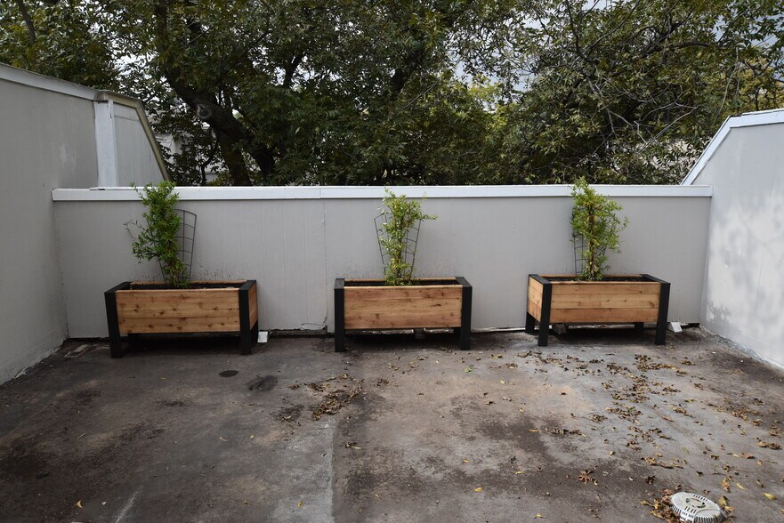 Building Photo - 6718 Eastridge Dr