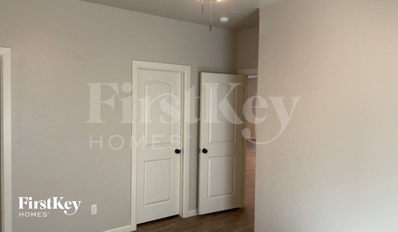 Building Photo - 16716 Doyle Dr