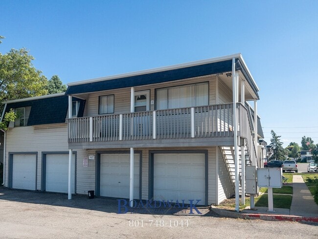 Building Photo - Two Bedroom With Great Amenities in Taylor...