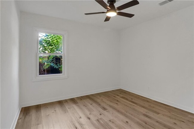 Building Photo - 776 Norwood Rd SE