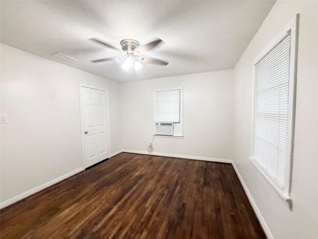 Building Photo - 824 S Anderson St