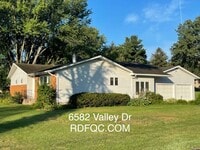 Building Photo - Spacious 3-Bedroom Home on Half-Acre Lot in Top-Rated Pleasant Valley School District!
