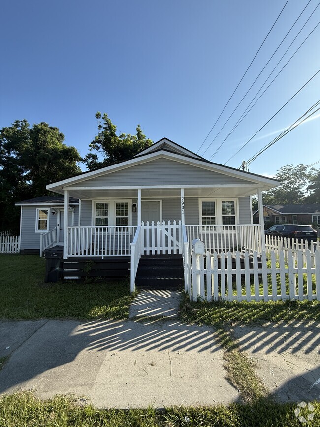 Building Photo - 2931 Baker Ave