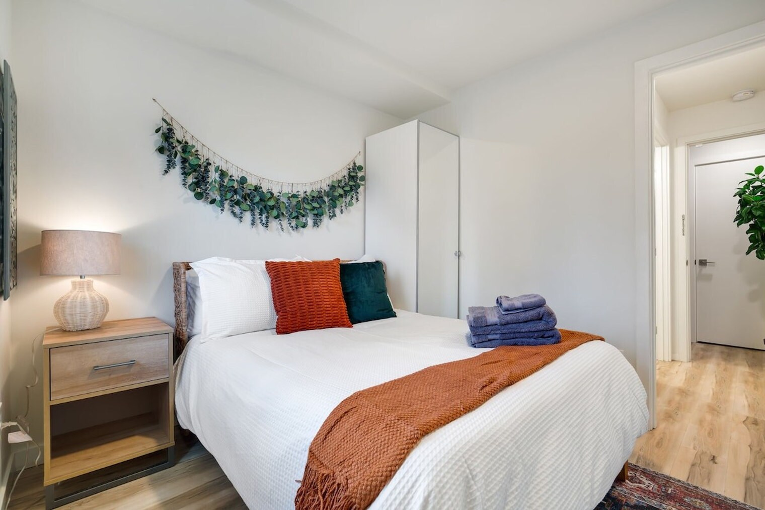 Building Photo - 3843 21st Ave SW