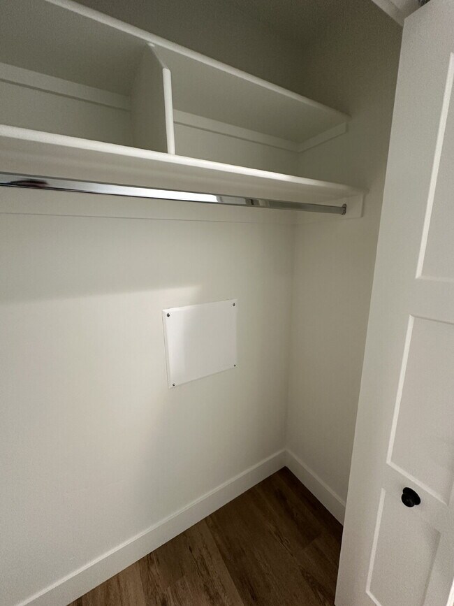 Building Photo - "Charming 3-Bedroom Oasis with Granite Touches in Meridian!"