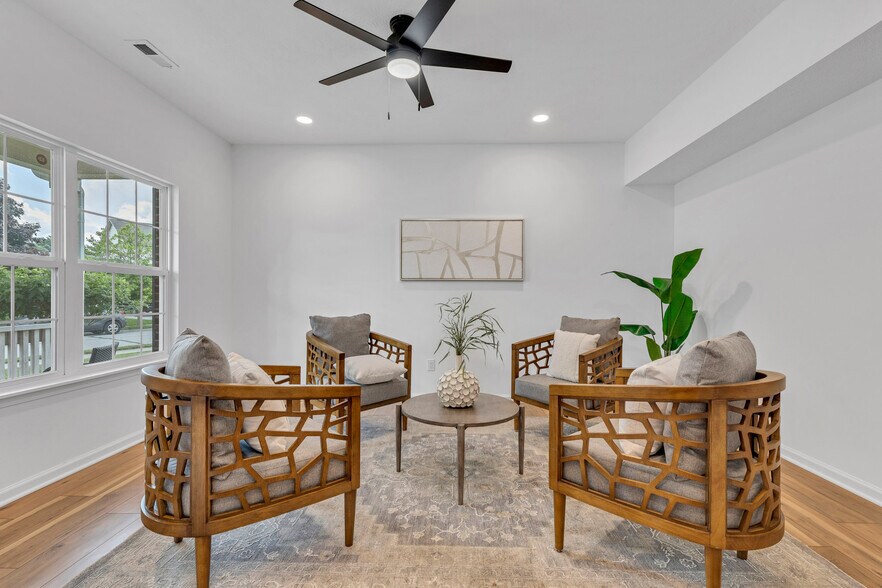 Building Photo - 9724 Brooks Dr