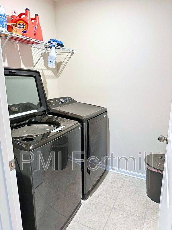 Building Photo - 8027 Overmeadow Ln