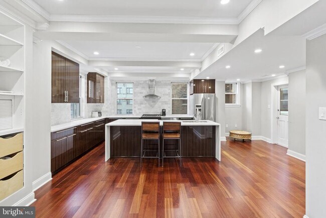 Building Photo - 1901 Walnut St