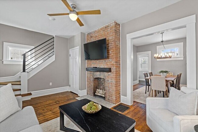 Building Photo - 1511 Hamlet St