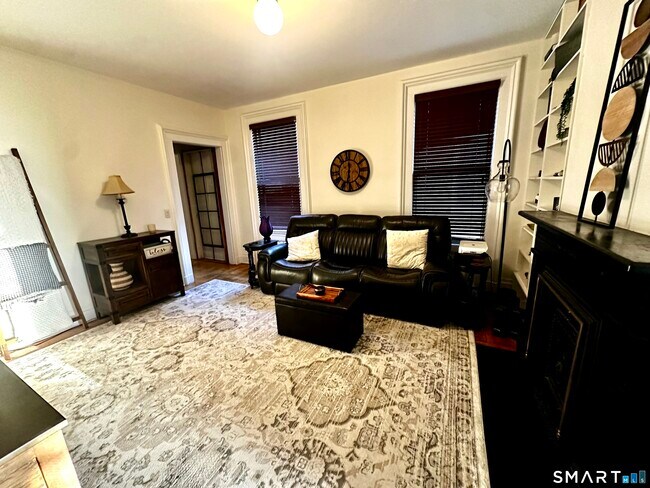 Building Photo - 95 Olive St