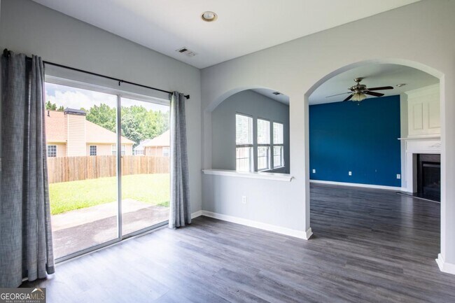 Building Photo - 7702 Parkside Dr