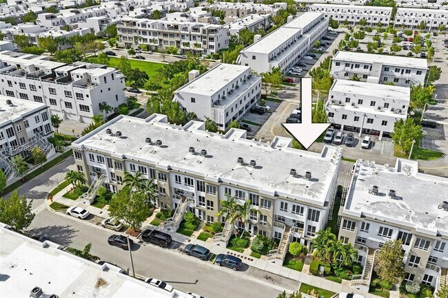 Building Photo - 10305 NW 63rd Terrace
