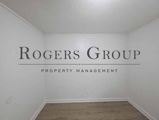 Building Photo - #450 - 416-418 Ridley St Duplex