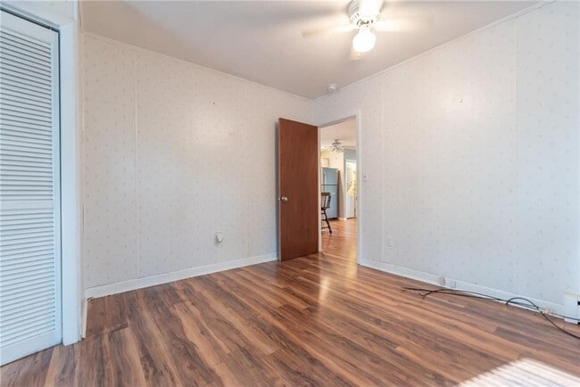 Building Photo - 2 Raymond St