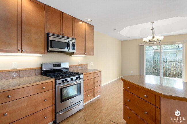 Building Photo - 2454 Tulik Dr