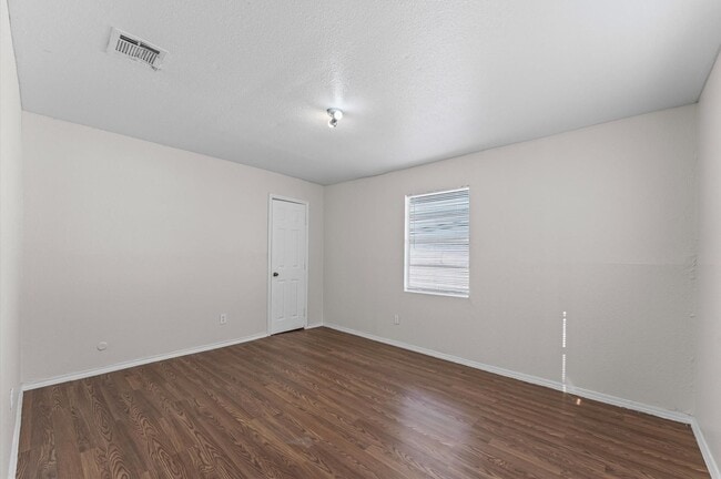 Building Photo - 12208 Ormandy St
