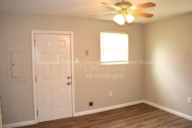 Building Photo - 1216 Hoover Ave