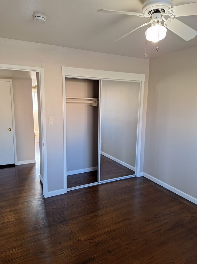 Building Photo - 128 Baxter Ave