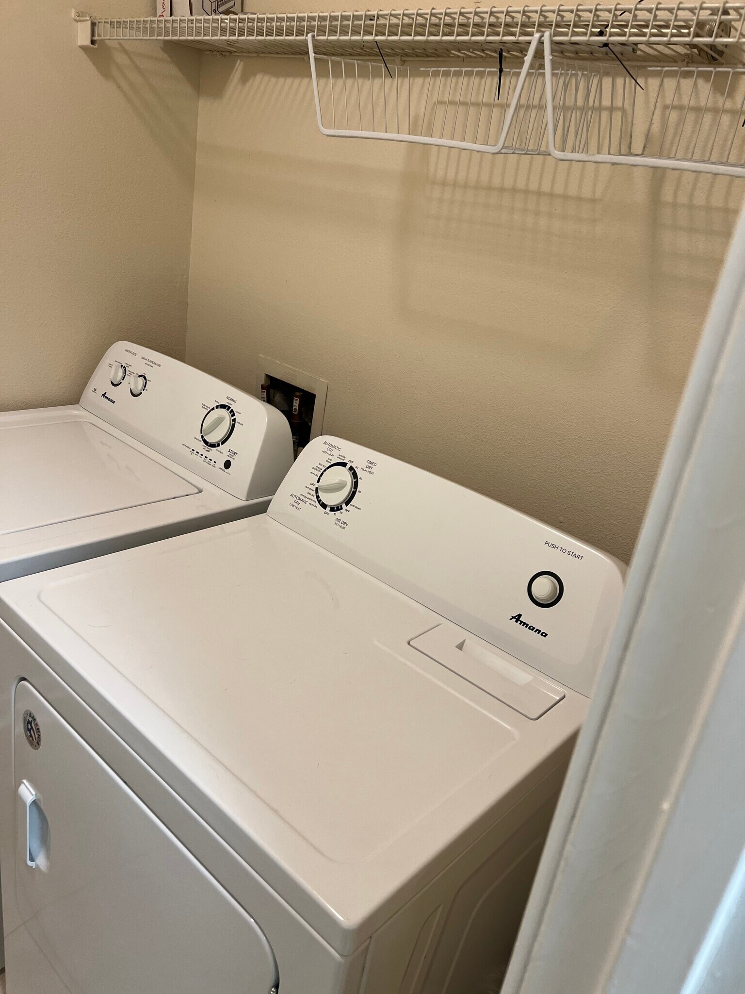 Building Photo - 10000 Gate Pky N