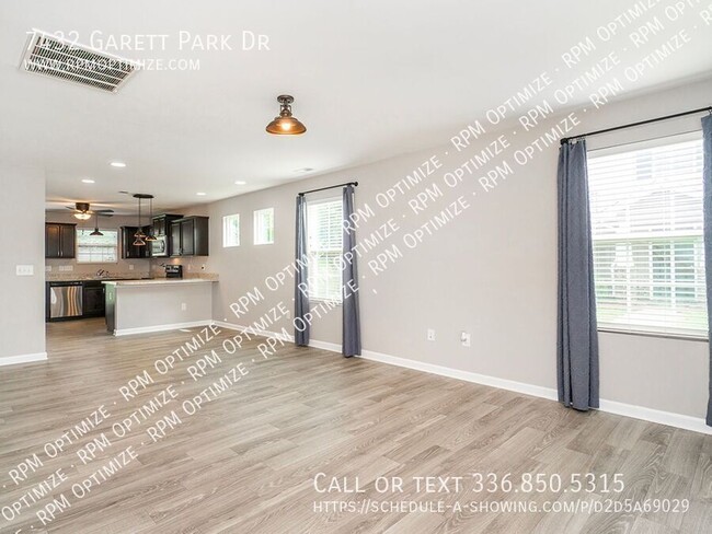 Building Photo - 7432 Garett Park Dr
