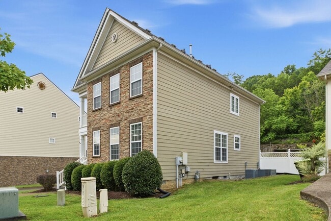 Building Photo - 2661 Avery Park Dr