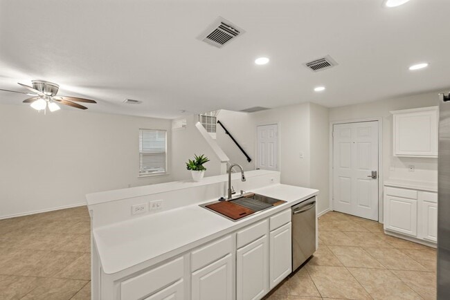 Building Photo - 222 Blushwood Pl