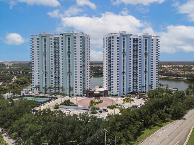 Building Photo - 2681 N Flamingo Rd