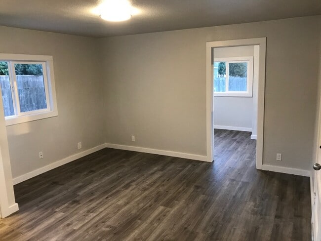 Building Photo - 1002 Naval Ave