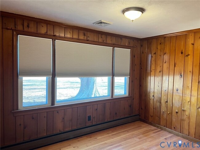 Building Photo - 10894 Tiller Rd