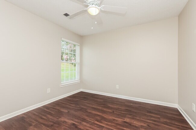 Building Photo - 1301 Connor Ct