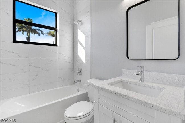 Building Photo - 1109 NE 2nd Ave