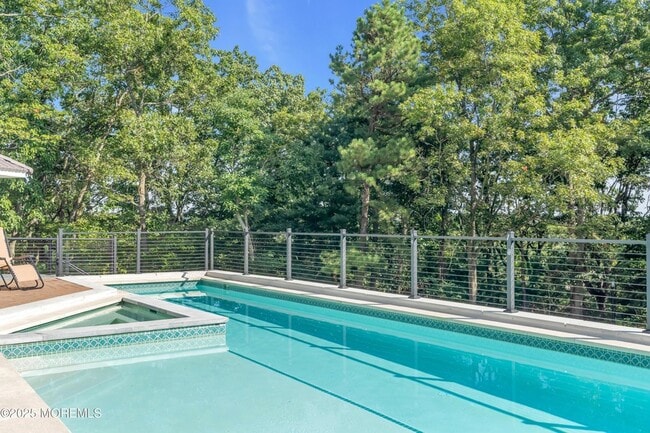 Building Photo - 401 Overlook Dr