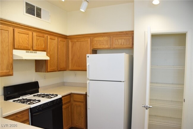 Building Photo - 50 Aura de Blanco St